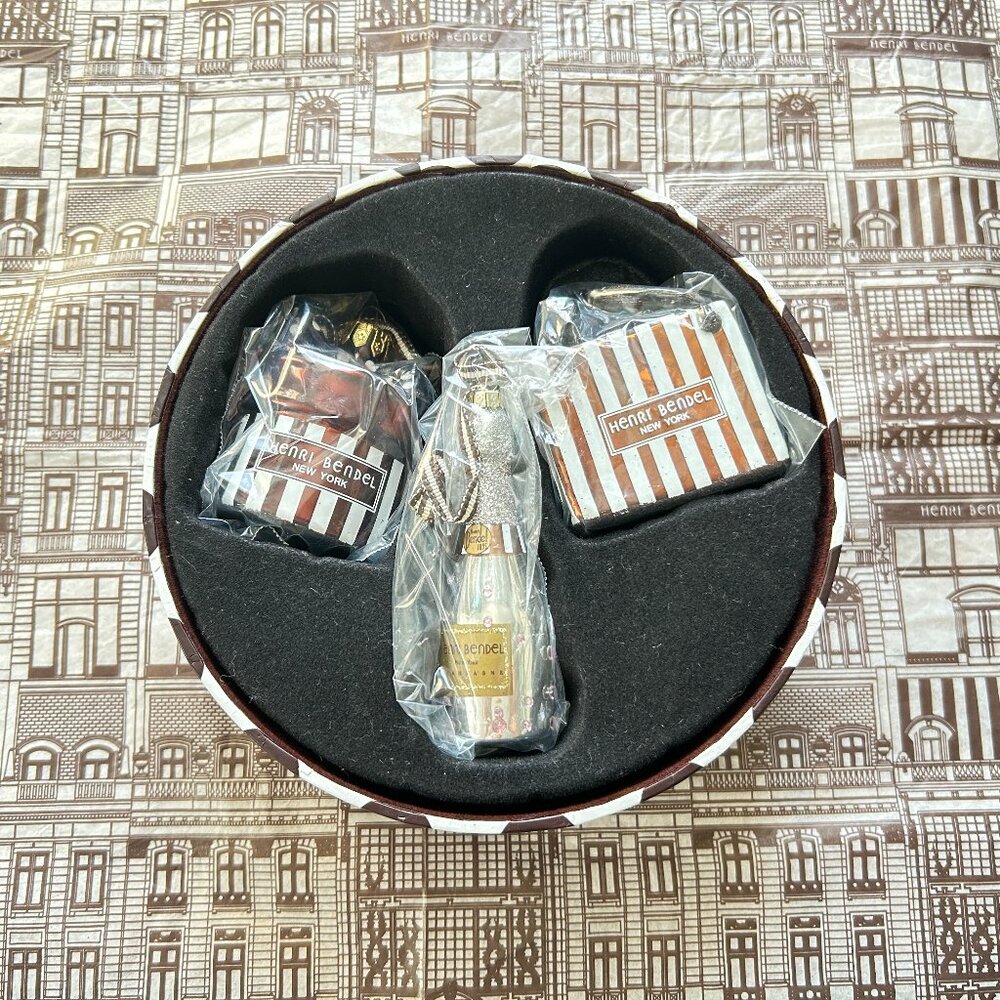 Henri Bendel Trio Signature Ornament Set – NWT